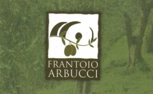Read more about the article Il gusto inconfondibile e ricco dei sentori di oliva: l’olio extra vergine”Arbucci”